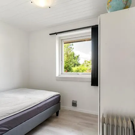 House Near Public Transport Villa