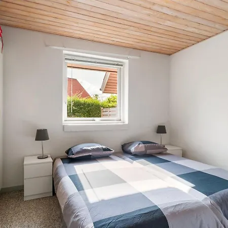House Near Public Transport * Lystrup