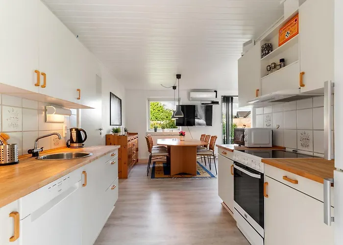 Βίλα House Near Public Transport